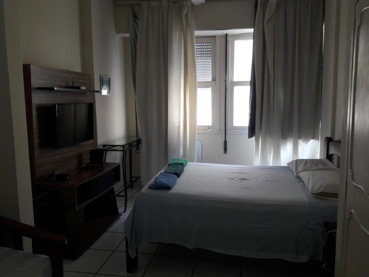 Av. Atlantica Posto 5 Apartamento *